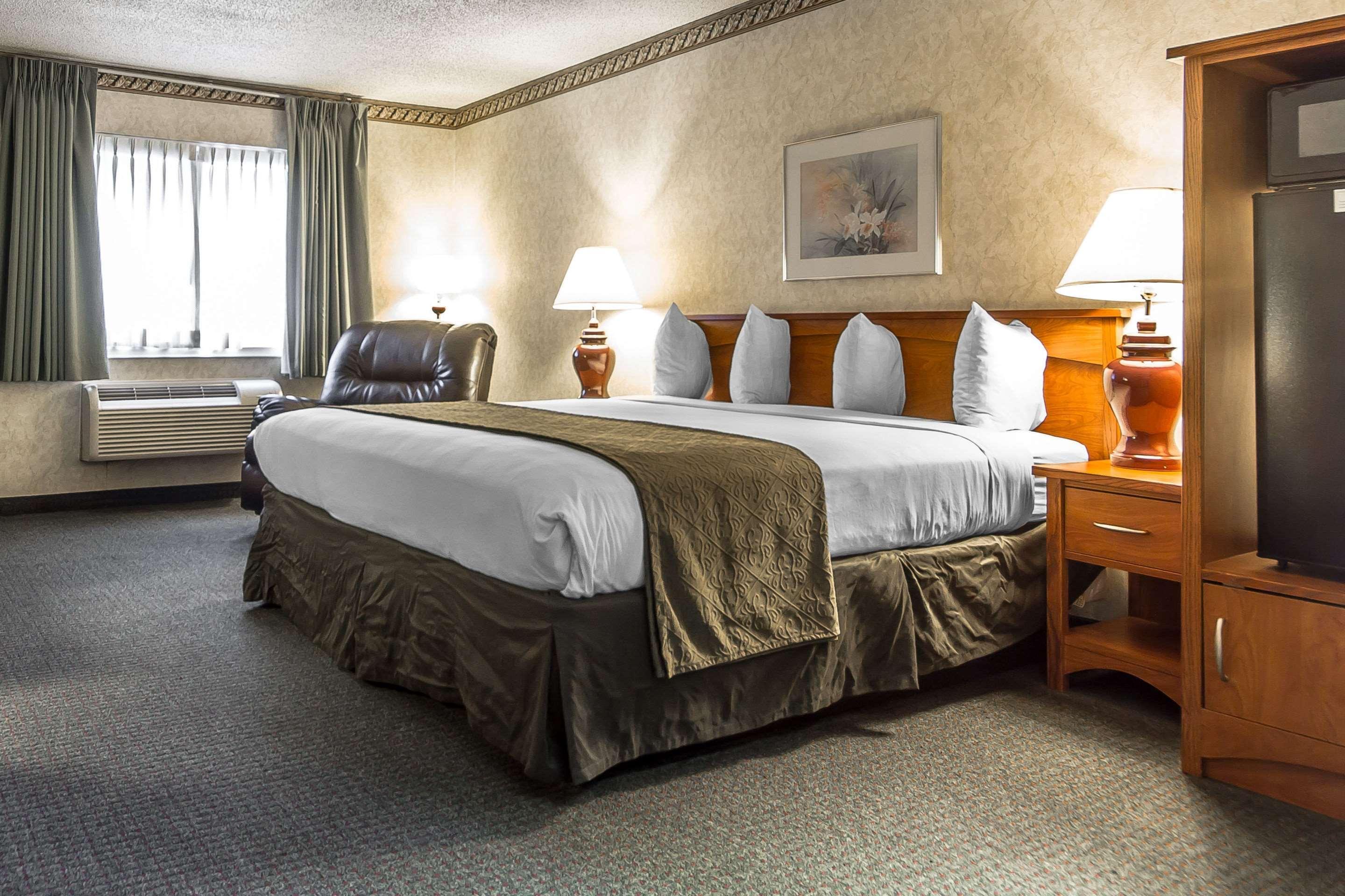 Quality Inn & Suites Silicon Valley Санта Клара Екстериор снимка
