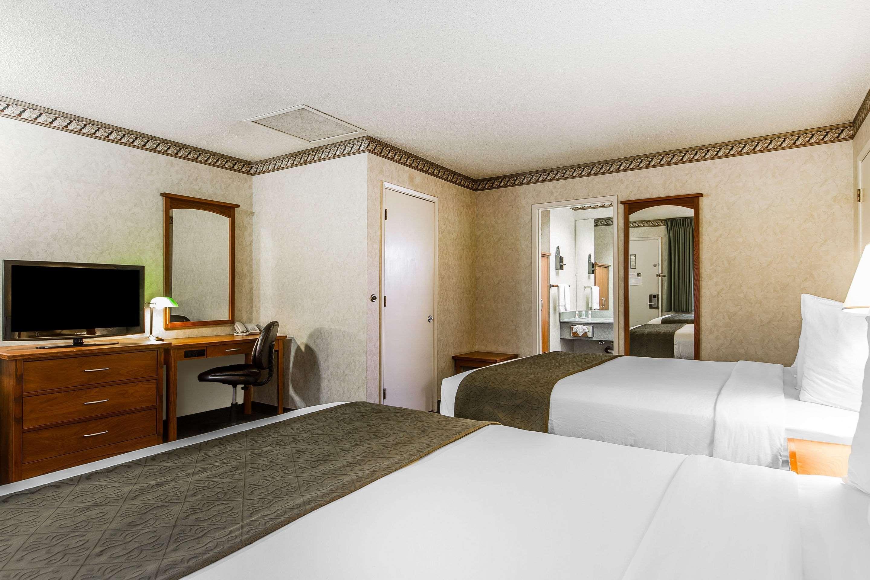 Quality Inn & Suites Silicon Valley Санта Клара Екстериор снимка