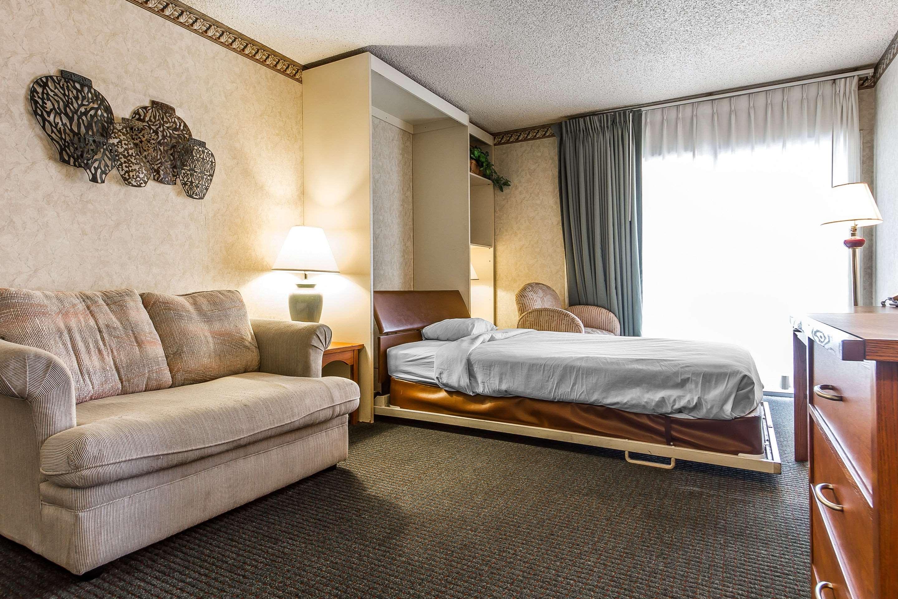 Quality Inn & Suites Silicon Valley Санта Клара Екстериор снимка