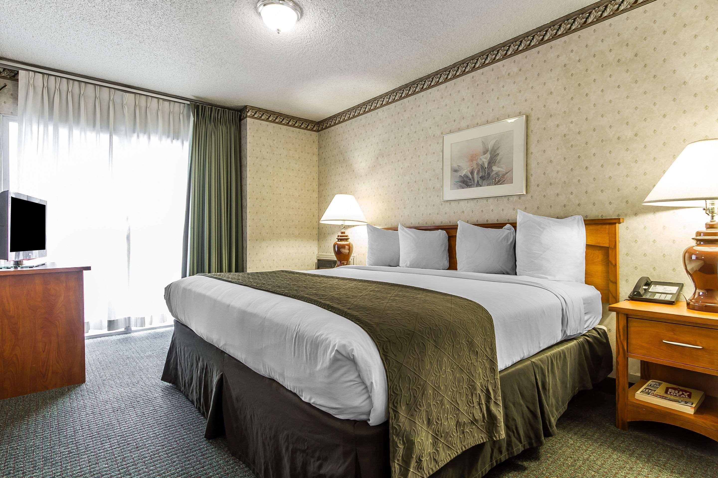 Quality Inn & Suites Silicon Valley Санта Клара Екстериор снимка