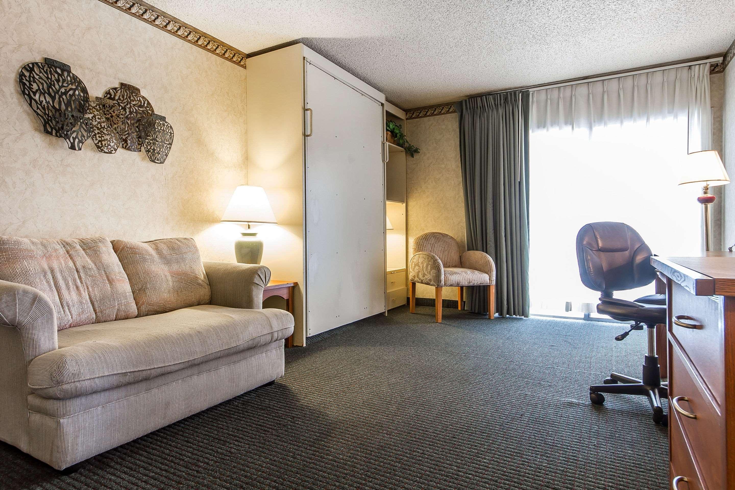 Quality Inn & Suites Silicon Valley Санта Клара Екстериор снимка