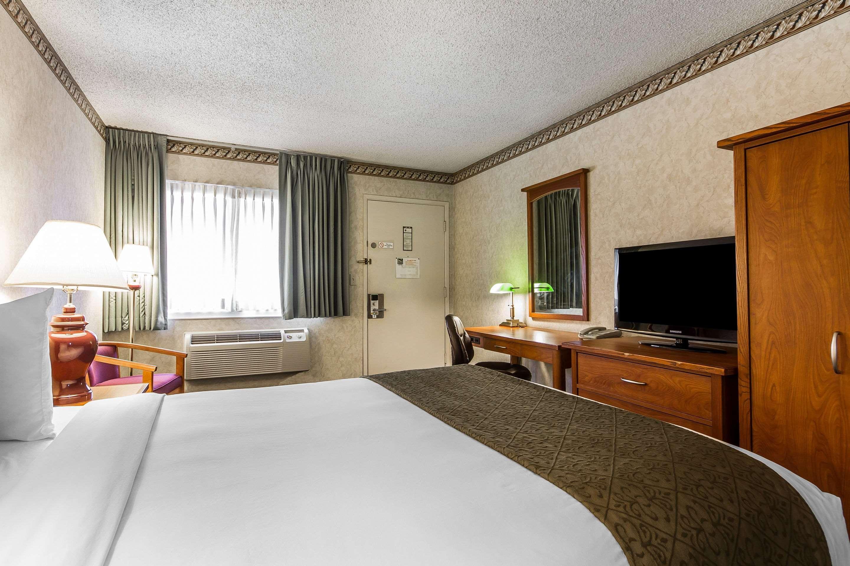 Quality Inn & Suites Silicon Valley Санта Клара Екстериор снимка