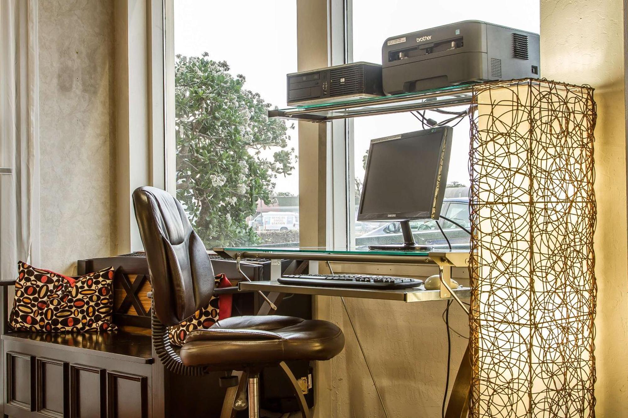Quality Inn & Suites Silicon Valley Санта Клара Екстериор снимка