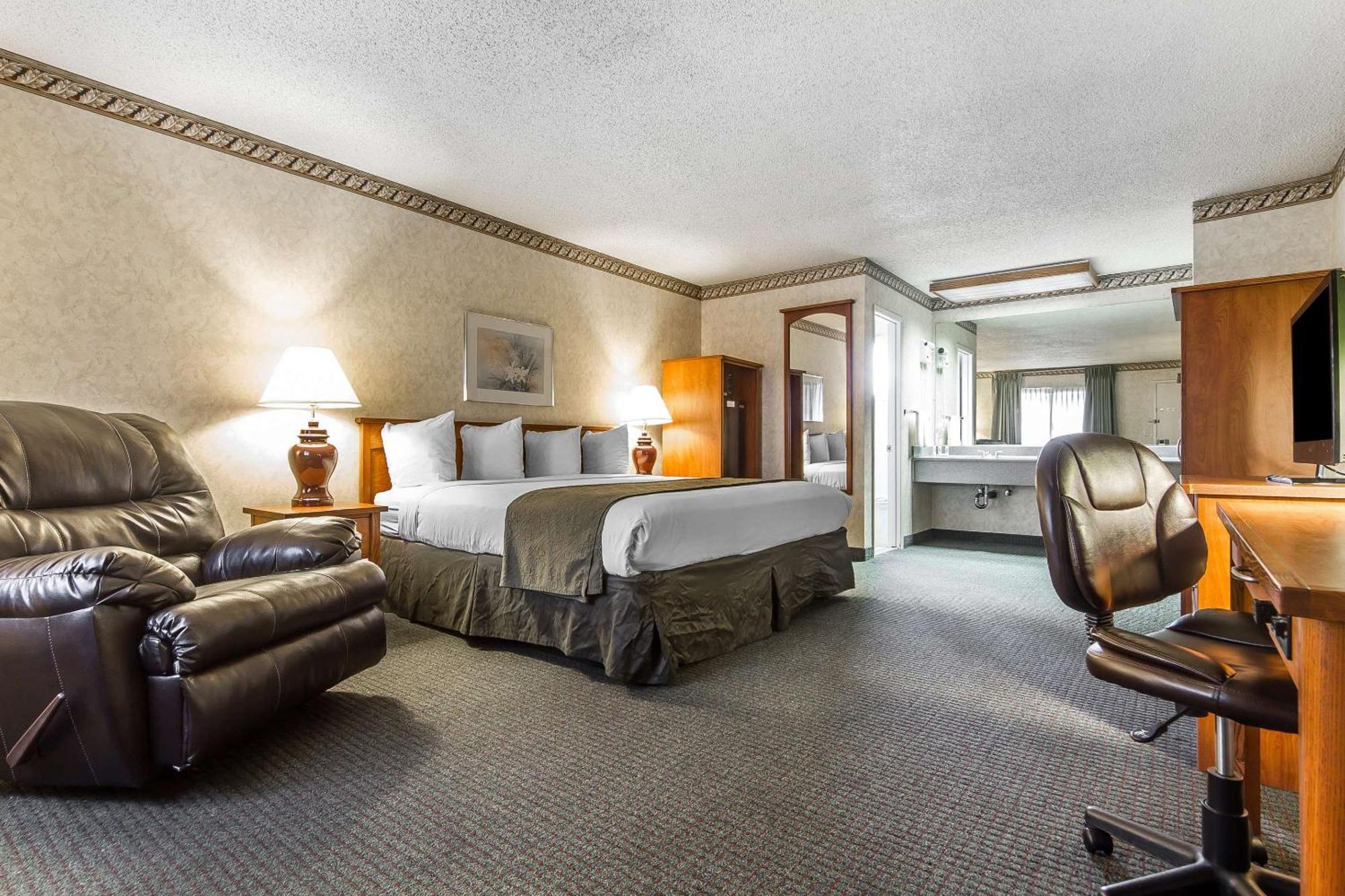 Quality Inn & Suites Silicon Valley Санта Клара Екстериор снимка