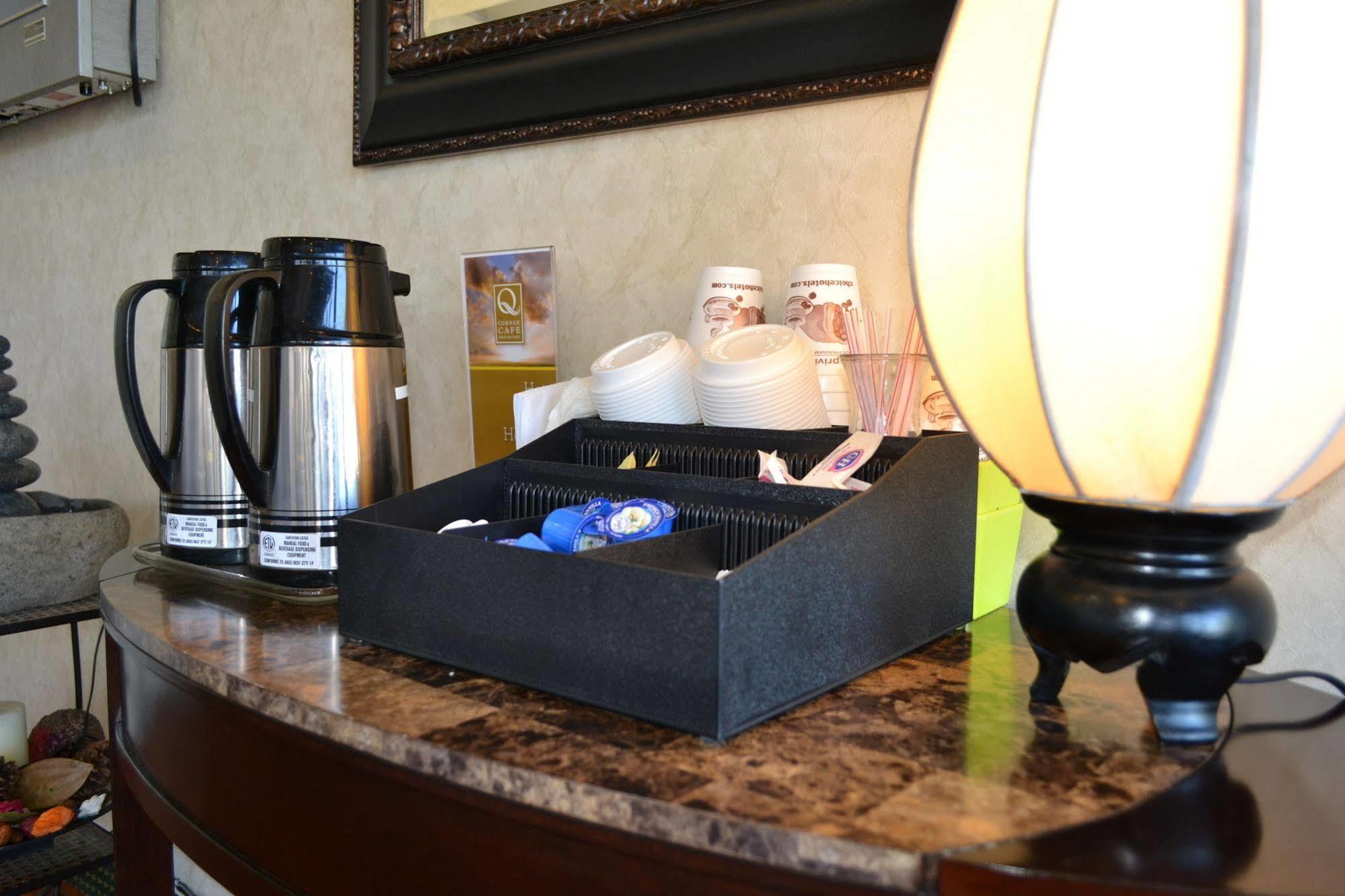 Quality Inn & Suites Silicon Valley Санта Клара Екстериор снимка