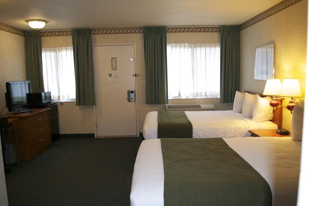 Quality Inn & Suites Silicon Valley Санта Клара Екстериор снимка